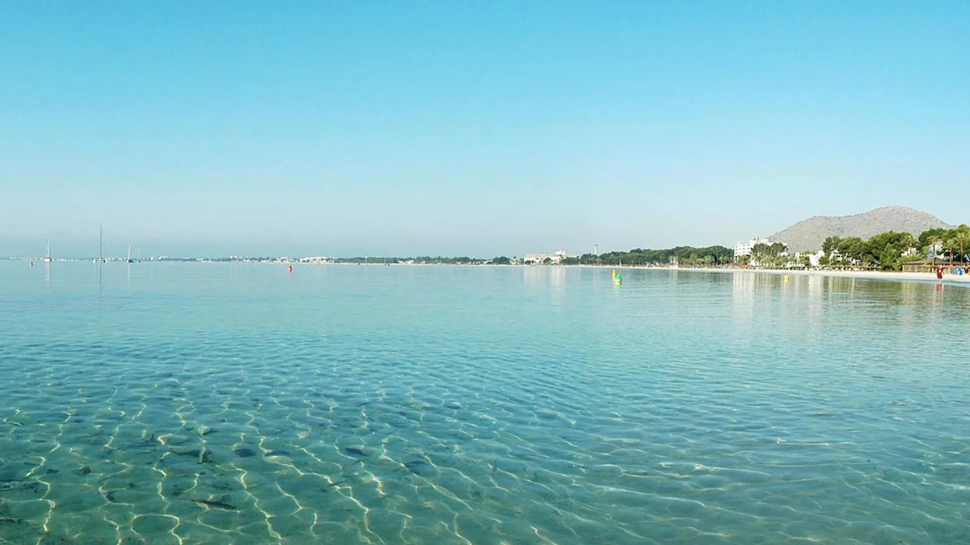 Xara New At The Beach For 6 By Bebreeze Alcudia  0*, Alcudia (Mallorca) Spain