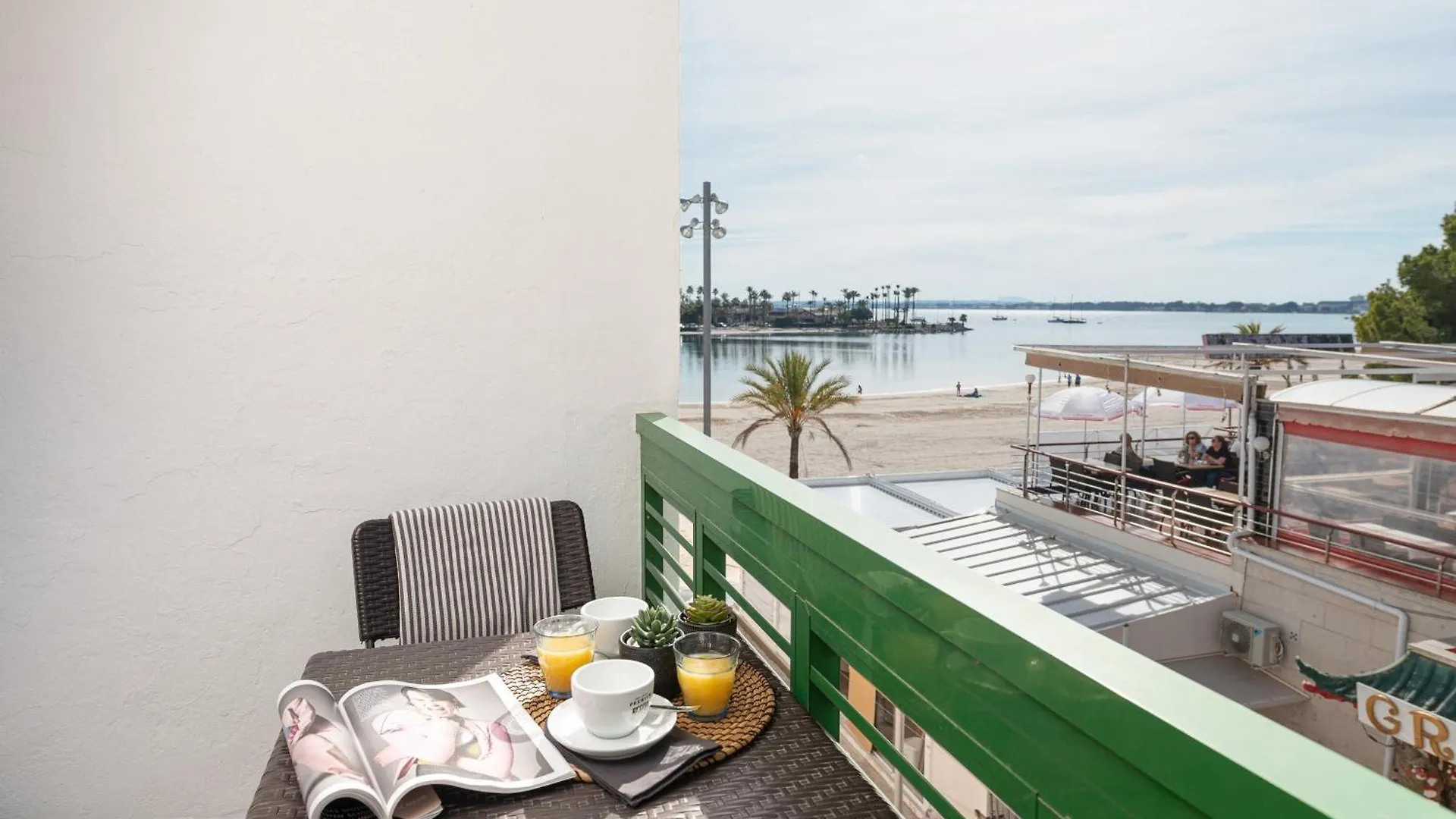 Xara New At The Beach For 6 By Bebreeze contacts