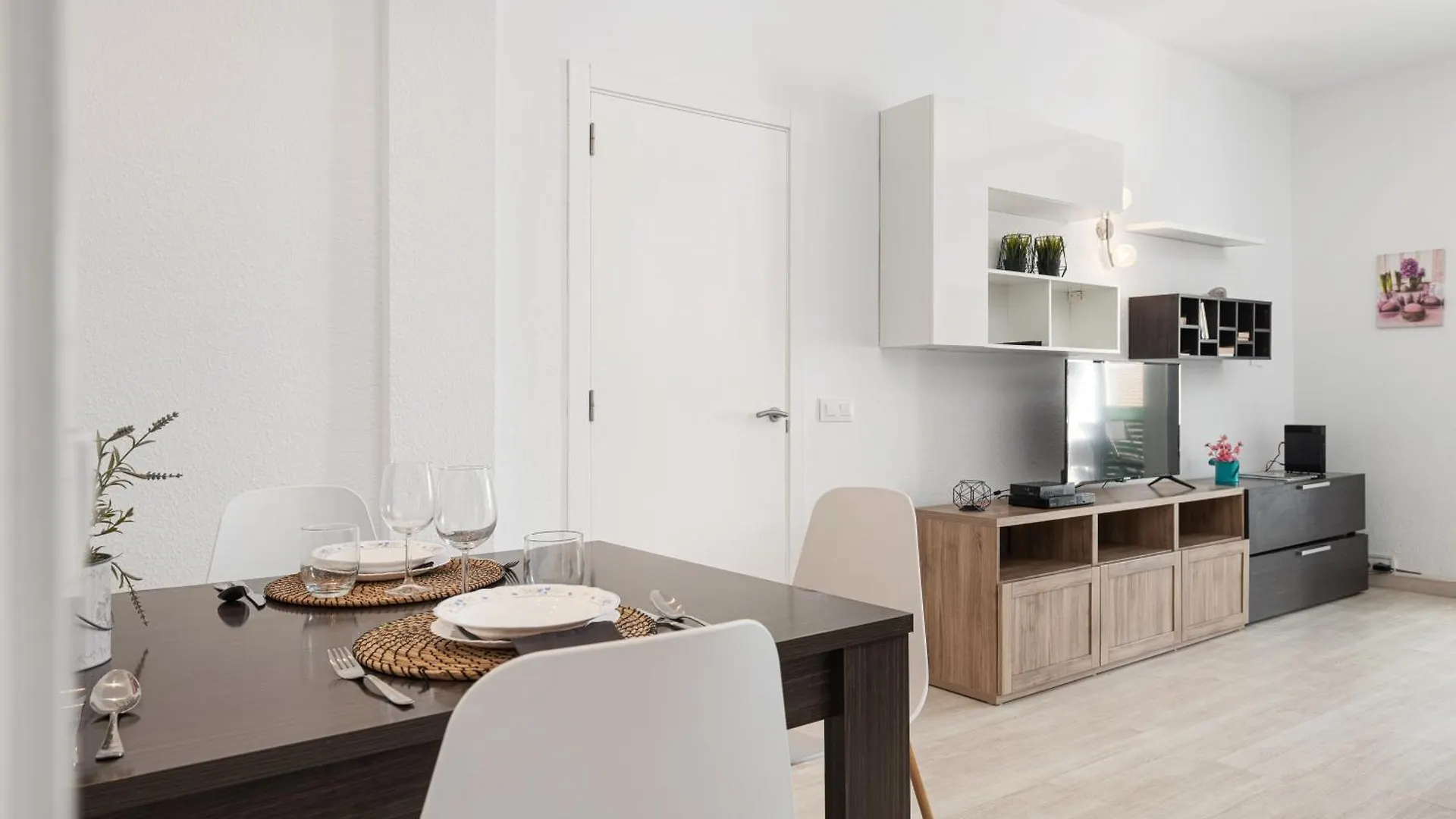 Xara New At The Beach For 6 By Bebreeze Alcudia  0*, Alcudia (Mallorca)